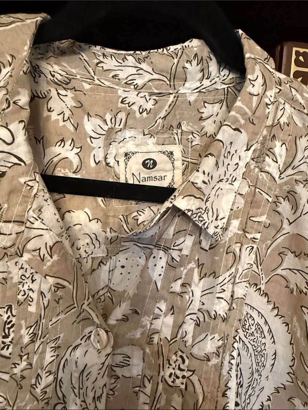 Namsar.    L/xl.   Beige Floral Button-Up Shirt. High low. Cotton new